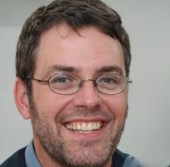 Pirmin Käslin, Wahrscheinlichkeitsanalyst mit Brille und Bart